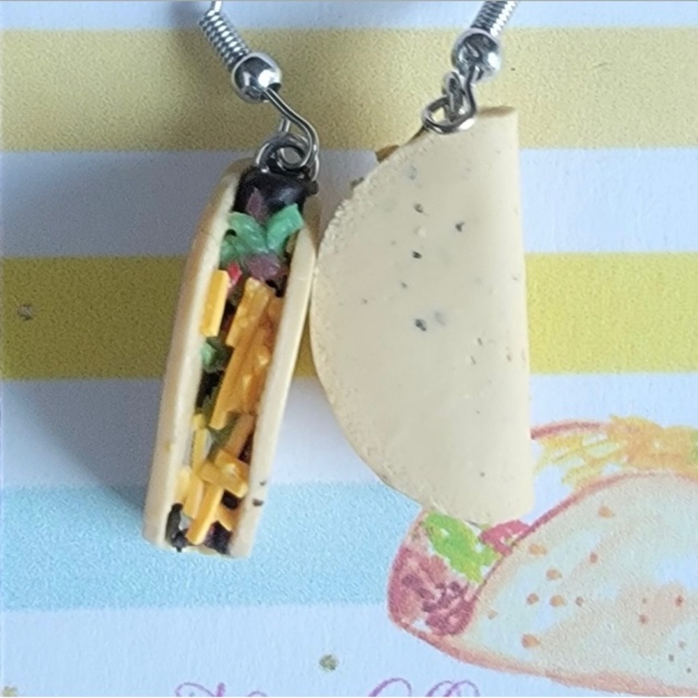 NIP Lightweight Hand-made Taco Earrings